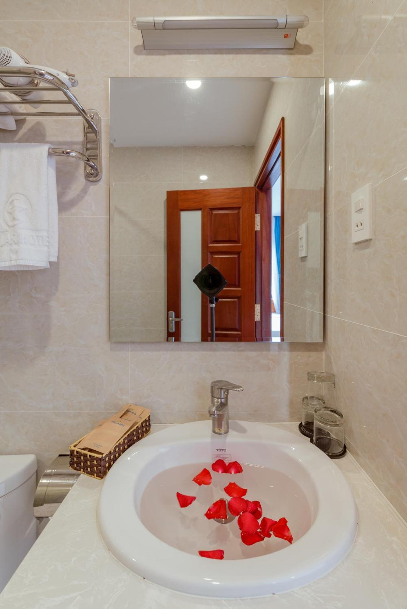 Stellar Hotel Duong Dong  Buitenkant foto
